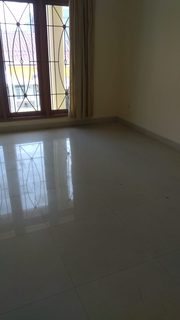 Rumah Disewakan Semi Furnished di Meadow Green Lippo Cikarang